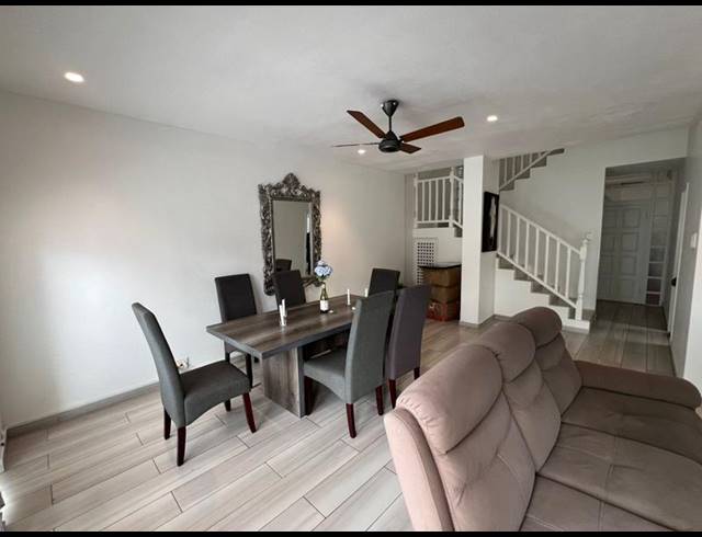 2 BEDROOM APARTMENT FOR SALE IN ESSENWOOD